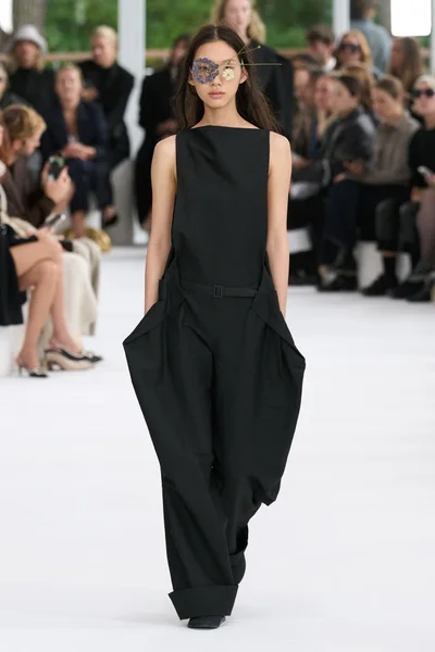 Look 8